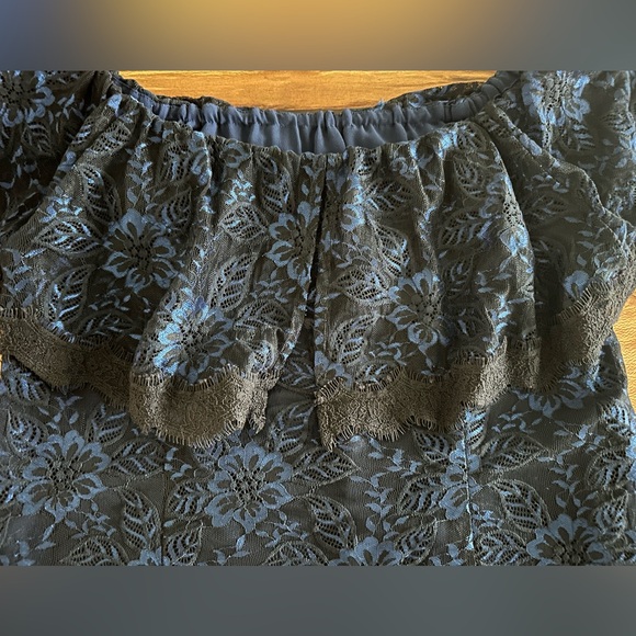 White House Black Market Blouse - Picture 13 of 16